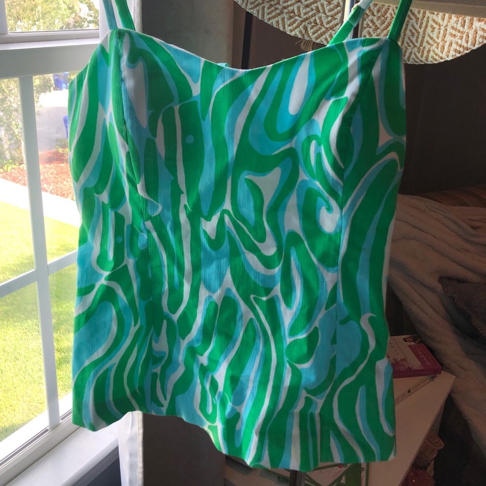 Lilly Pulitzer top size 2
